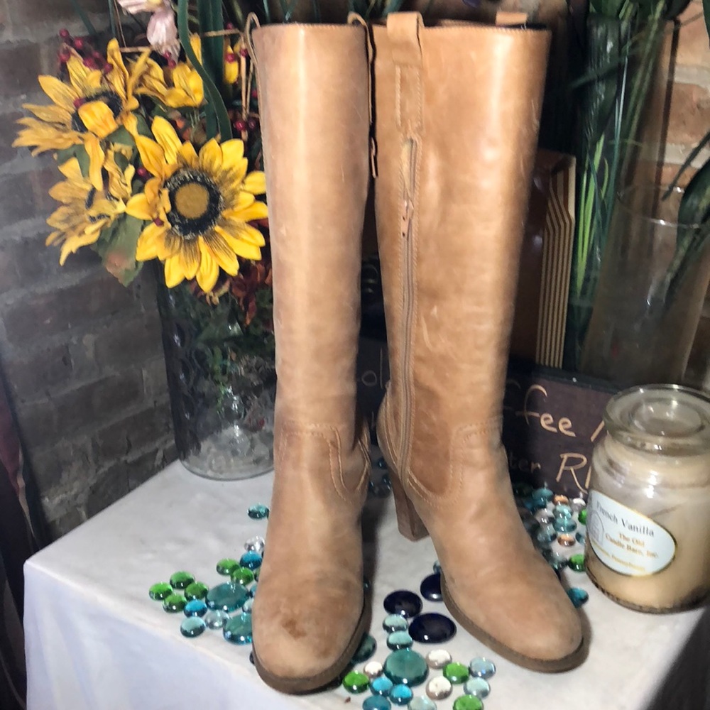 Nicole Boots - Picture 4 of 8